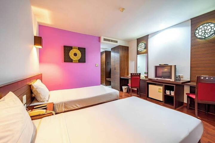 Room 26 of 80