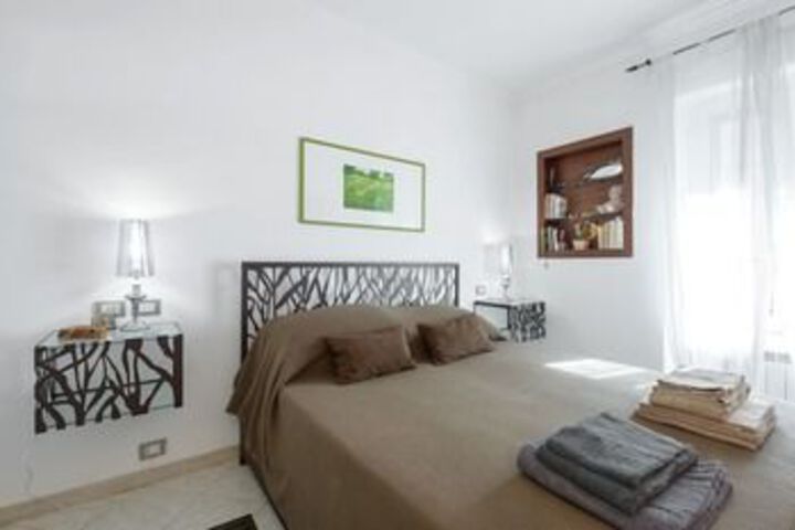 Room 5 of 10