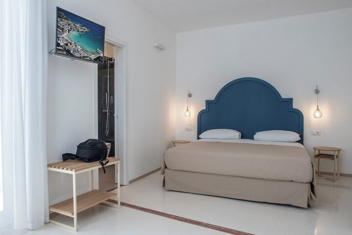 Room 10 of 52