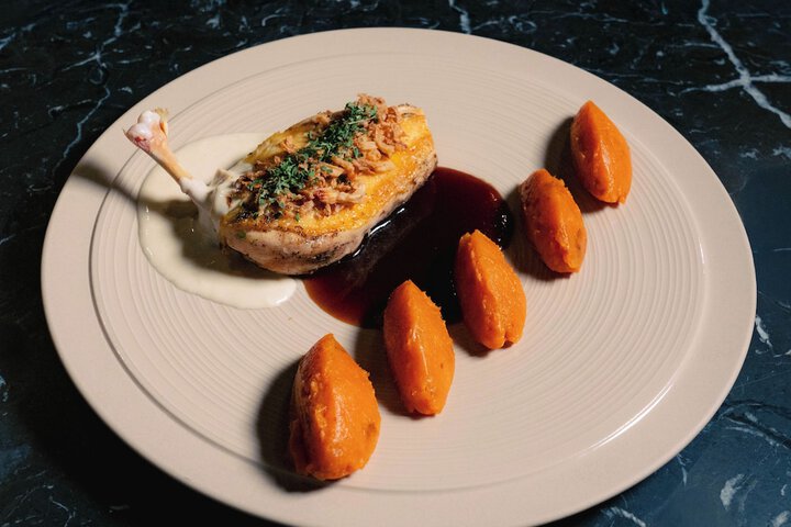Dining 83 of 100
