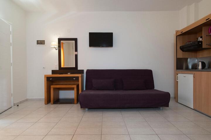 Room 3 of 38