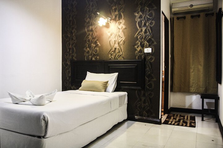 Room 13 of 44