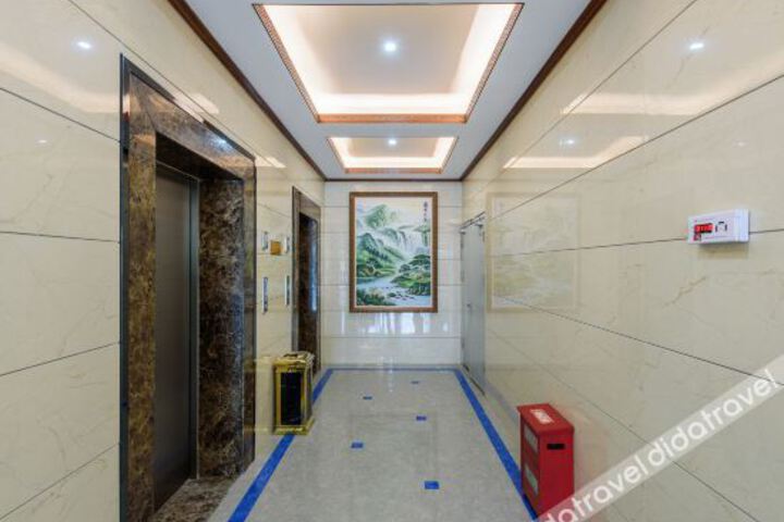 Hotel Interior 18 of 32