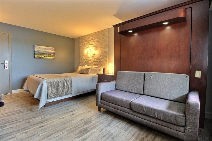 Room 9 of 38