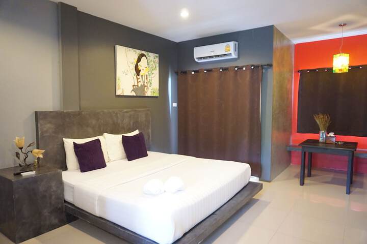 Room 4 of 36