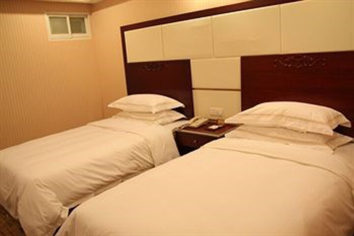 Room 5 of 19