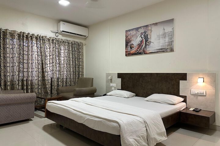 Room 9 of 19