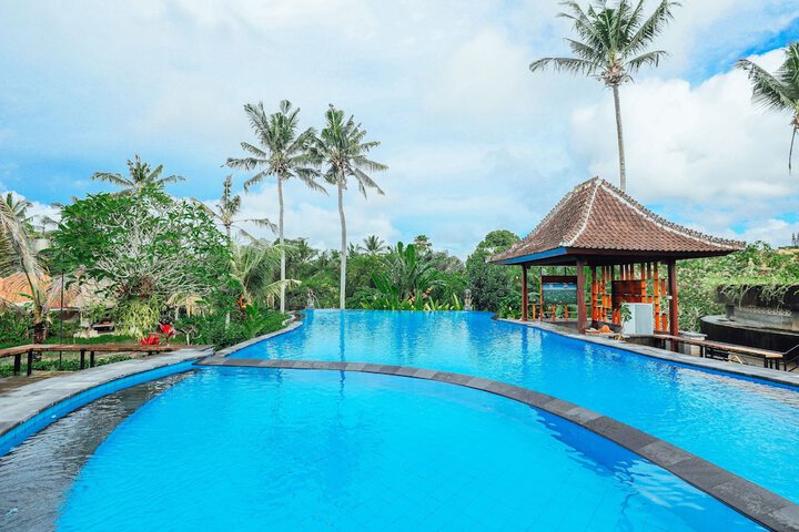 Pool 107 of 193