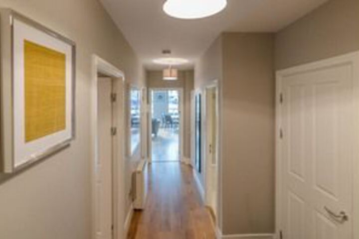 Room 16 of 28