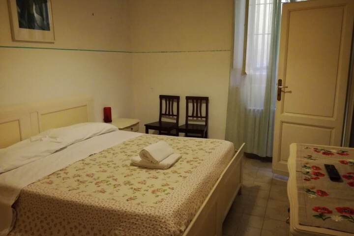Room 6 of 43