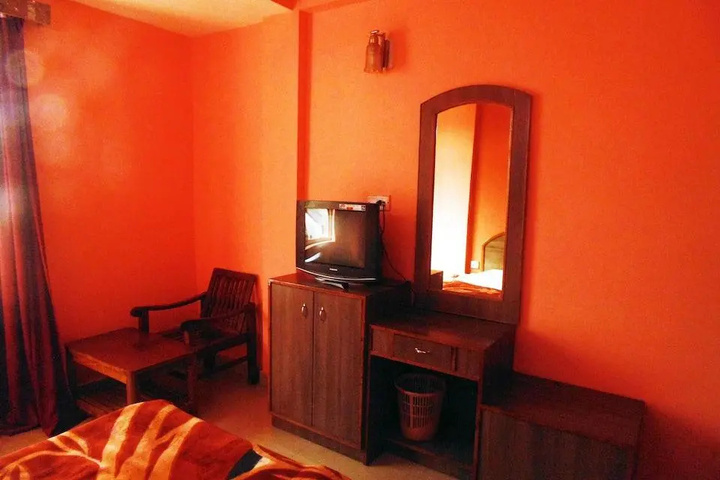 Room 2 of 7
