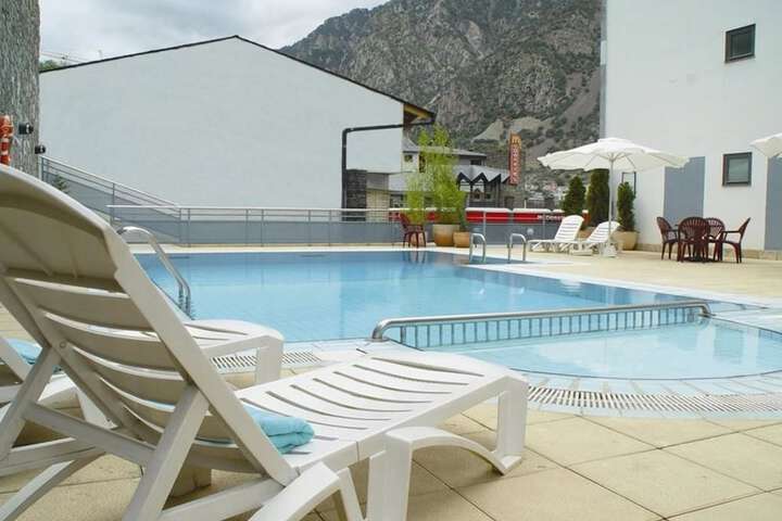 Pool Hotel