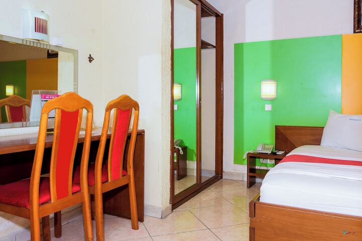 Room 16 of 29