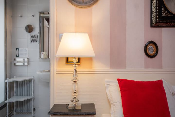 Room 14 of 50