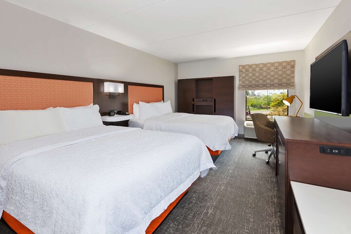 2 Double Beds (3 of 9)