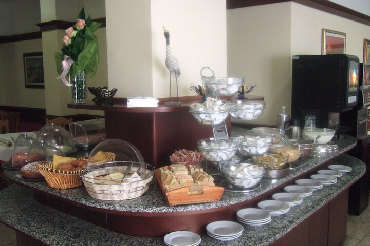 Breakfast/Coffee Service 36 of 45