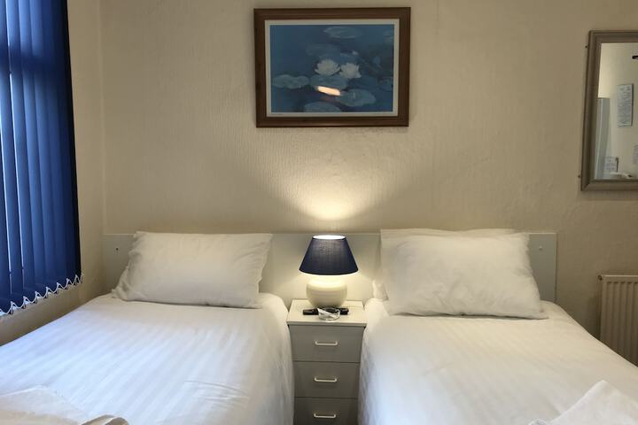 Room 52 of 101