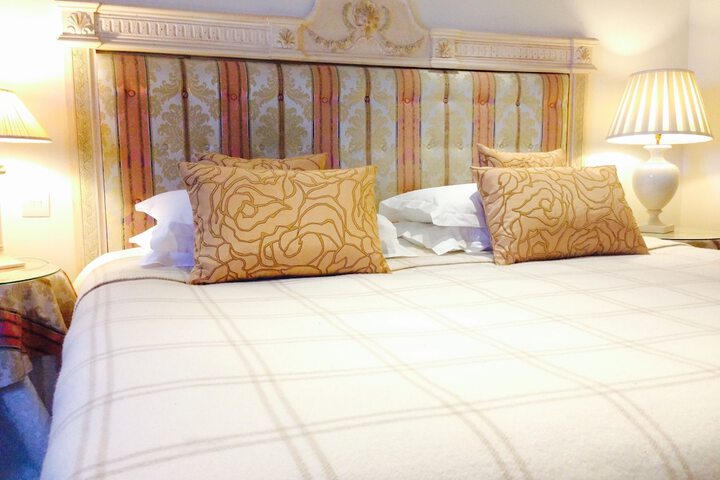 Room 2 of 73
