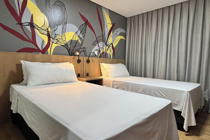 Room 4 of 30
