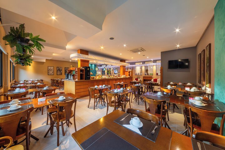 Dining Photos