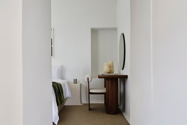 Room 52 of 203