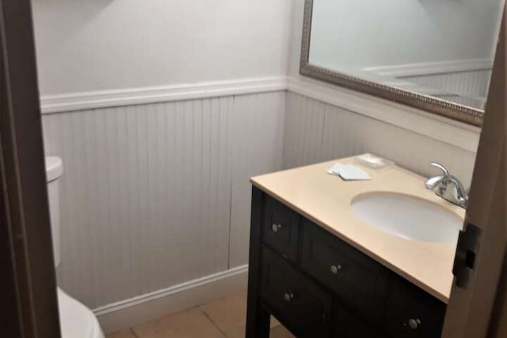Room 42 of 75
