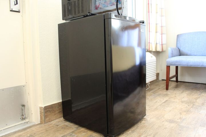 Mini-refrigerator