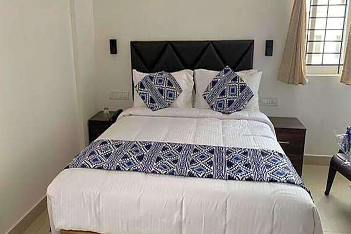 FabHotel Le Grandeur