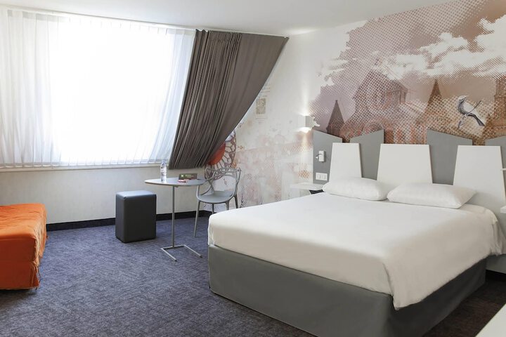 Hotel 142 of 143