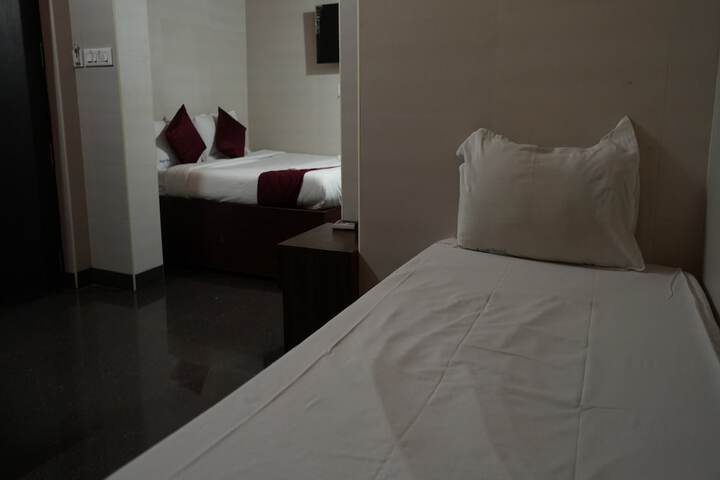 Room 5 of 13