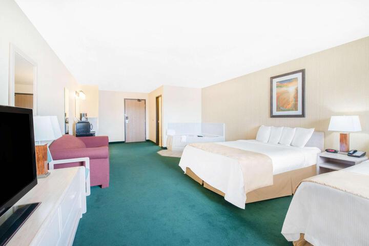 Double Accessible Queen Size Bed (2 of 6)