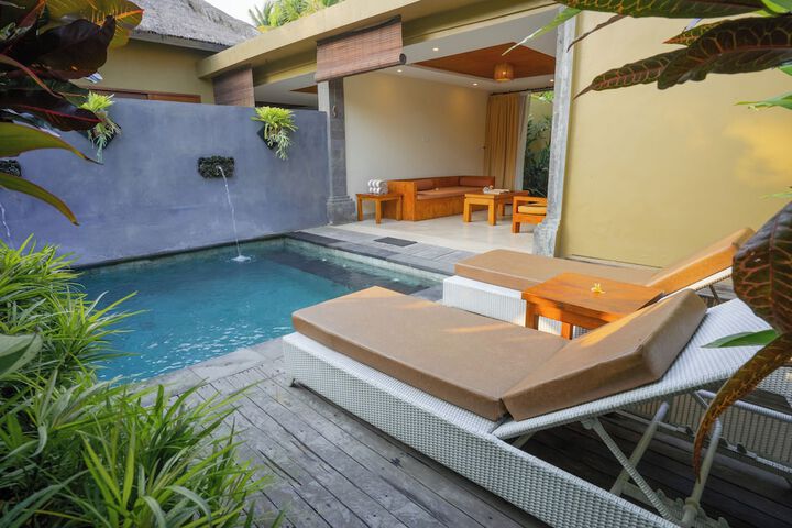 Pool 51 of 90
