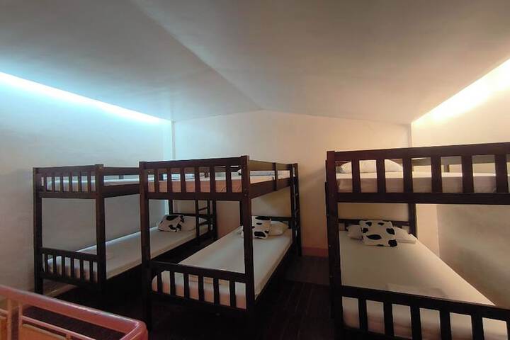 Room 3 of 41