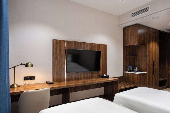 Room 5 of 55