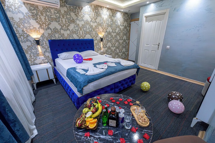 Room 5 of 25
