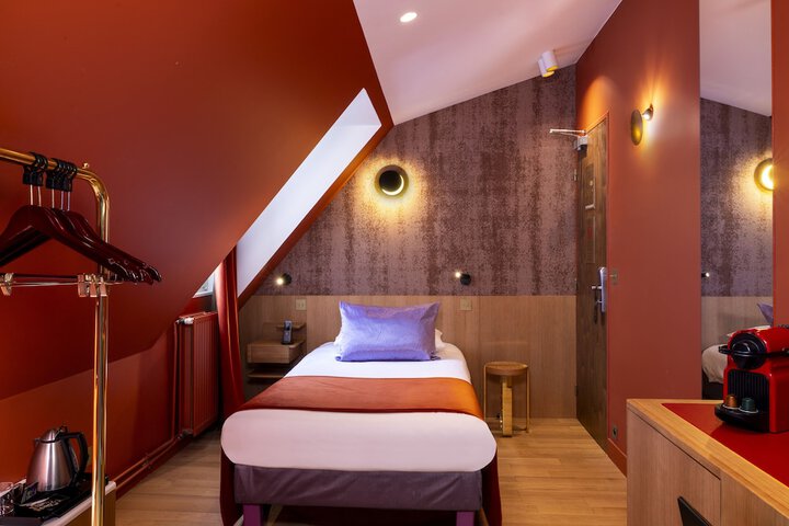 Room 44 of 79
