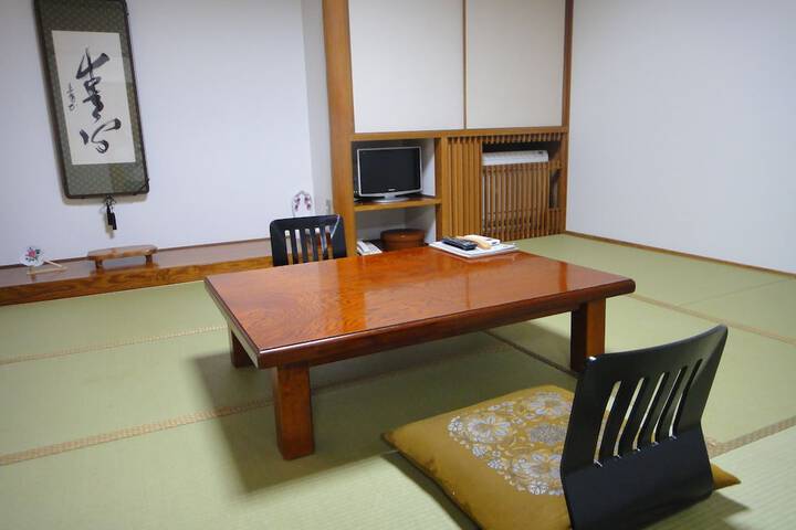 Room 5 of 26