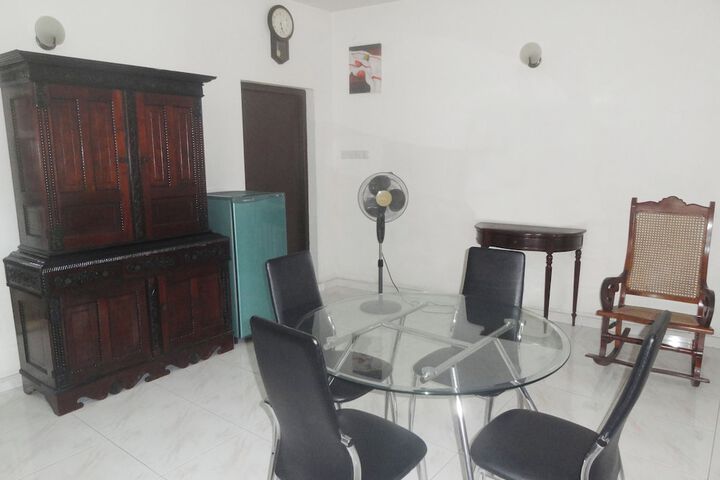 Room 13 of 25