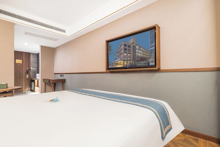 Room 20 of 54