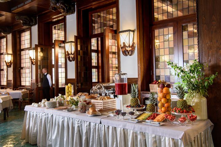 Dining 126 of 161