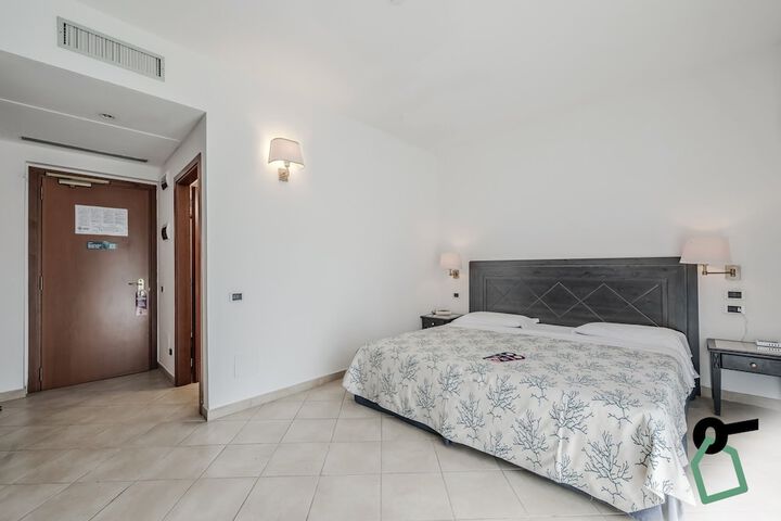 Room 20 of 64