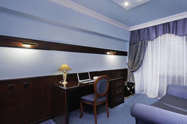 Room 34 of 53