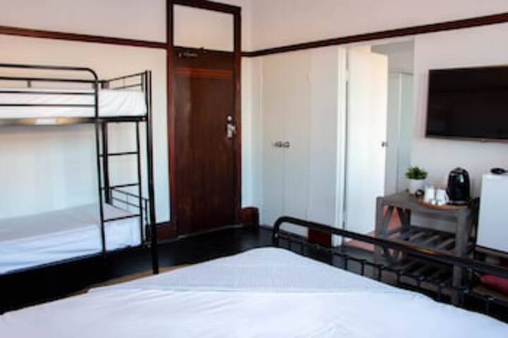 Room 22 of 192