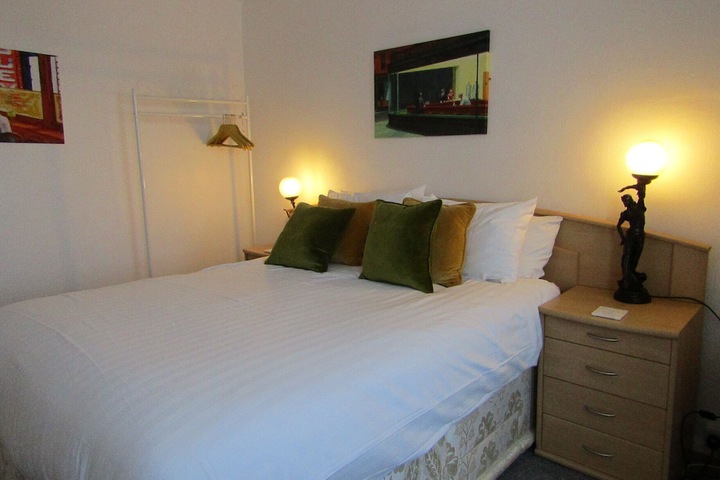 Room 28 of 67