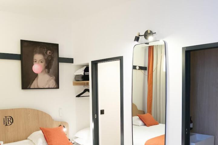 Room 45 of 79