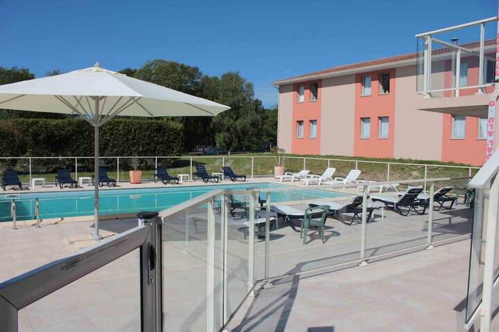 Hotel Pool