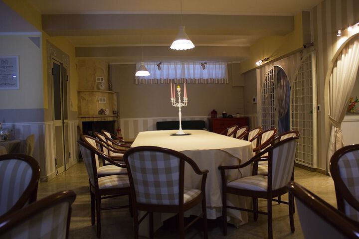 Dining 65 of 81