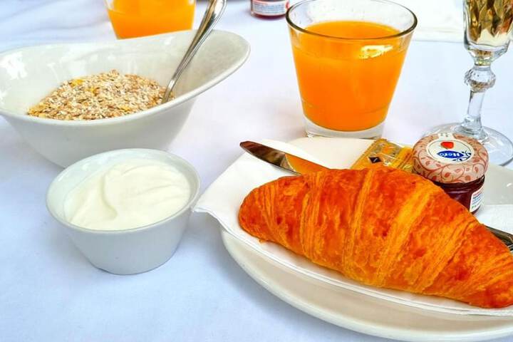 Breakfast meal