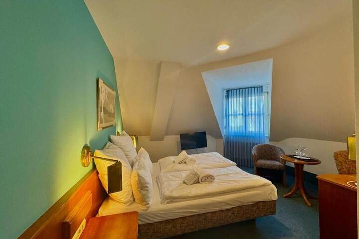 Room 34 of 63