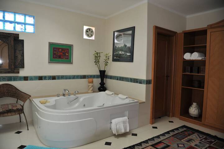 Room 28 of 72